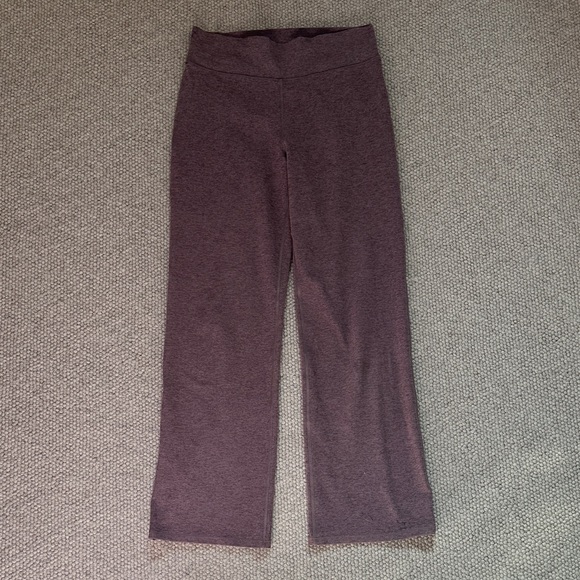 Vuori Women’s Mid Rise Elevation Slim Bootcut in Hazel Heather - Picture 13 of 14